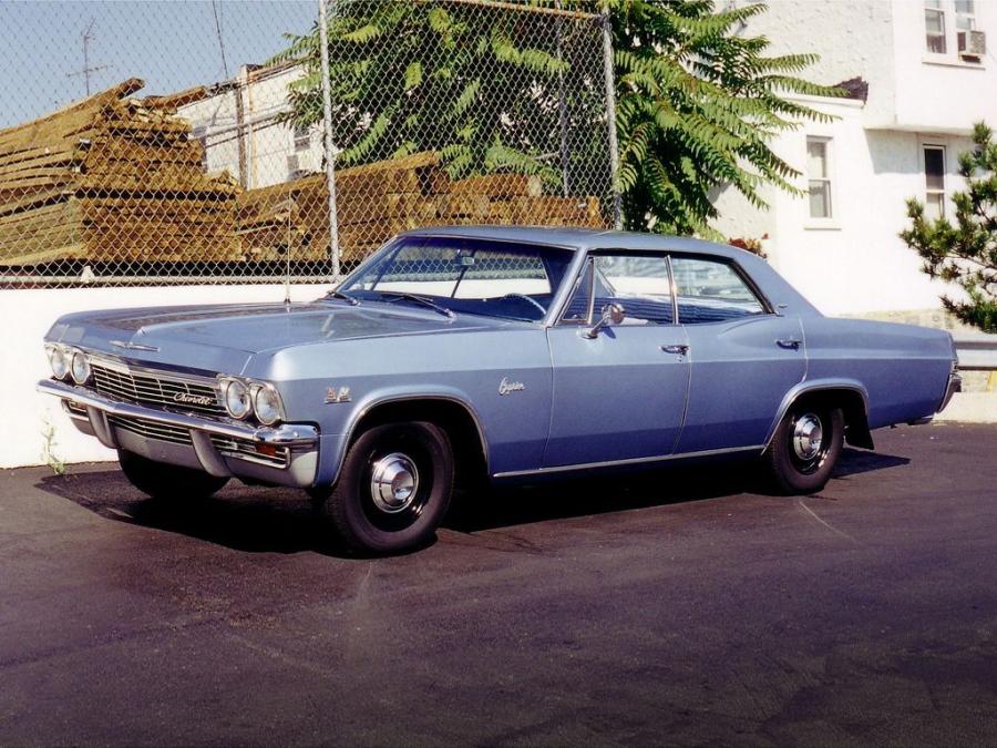  Chevrolet Caprice Custom Sedan 1965 года  (фото 2 из 2)